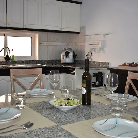 La Orilla House Holiday home *
