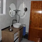 La Orilla House *