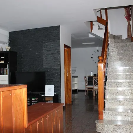 La Orilla House *